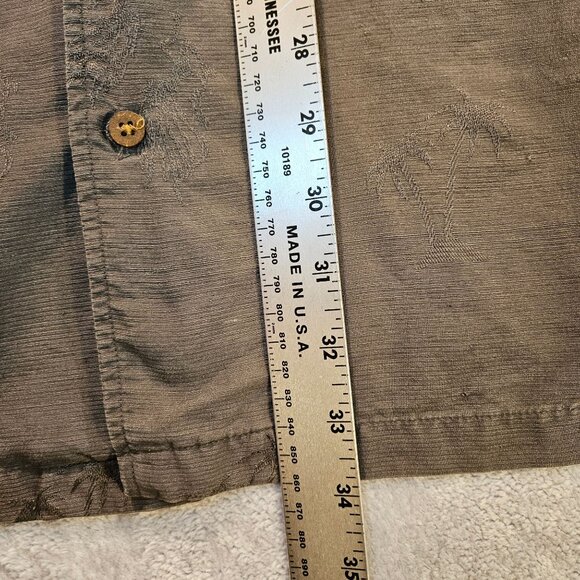 Big Dog 100% Silk Shirt Mens XL Gray ebossed designed breathable button collar - Picture 3 of 5